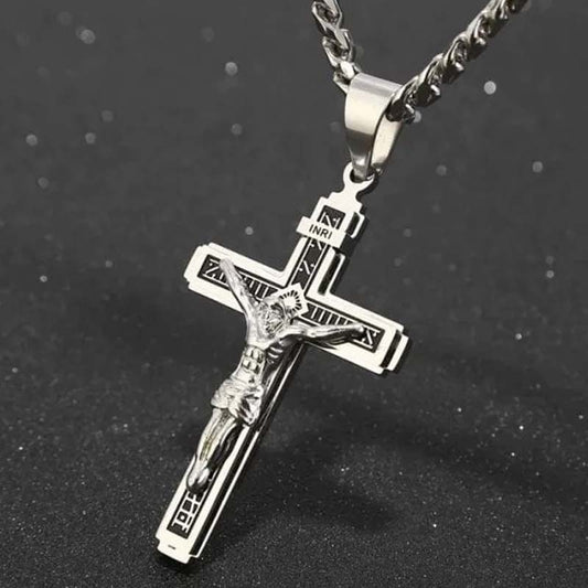 📢📢50 % DE RÉDUCTION !! ⏰Collier croix : une élégance délicate et intemporelle